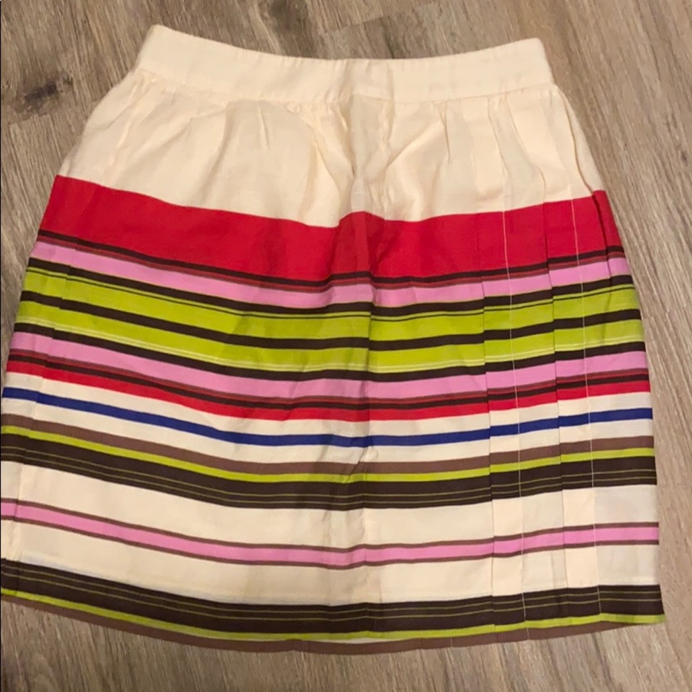 Loft petite size 0 cream colored striped skirt
